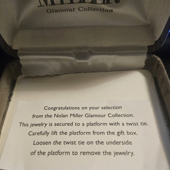 Vintage Nolan Miller Glamour Collection Clip on Earrings - Picture 3 of 6